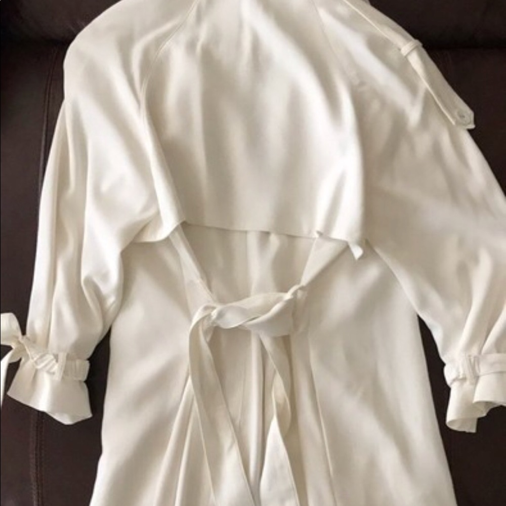 White coat - Picture 2 of 2